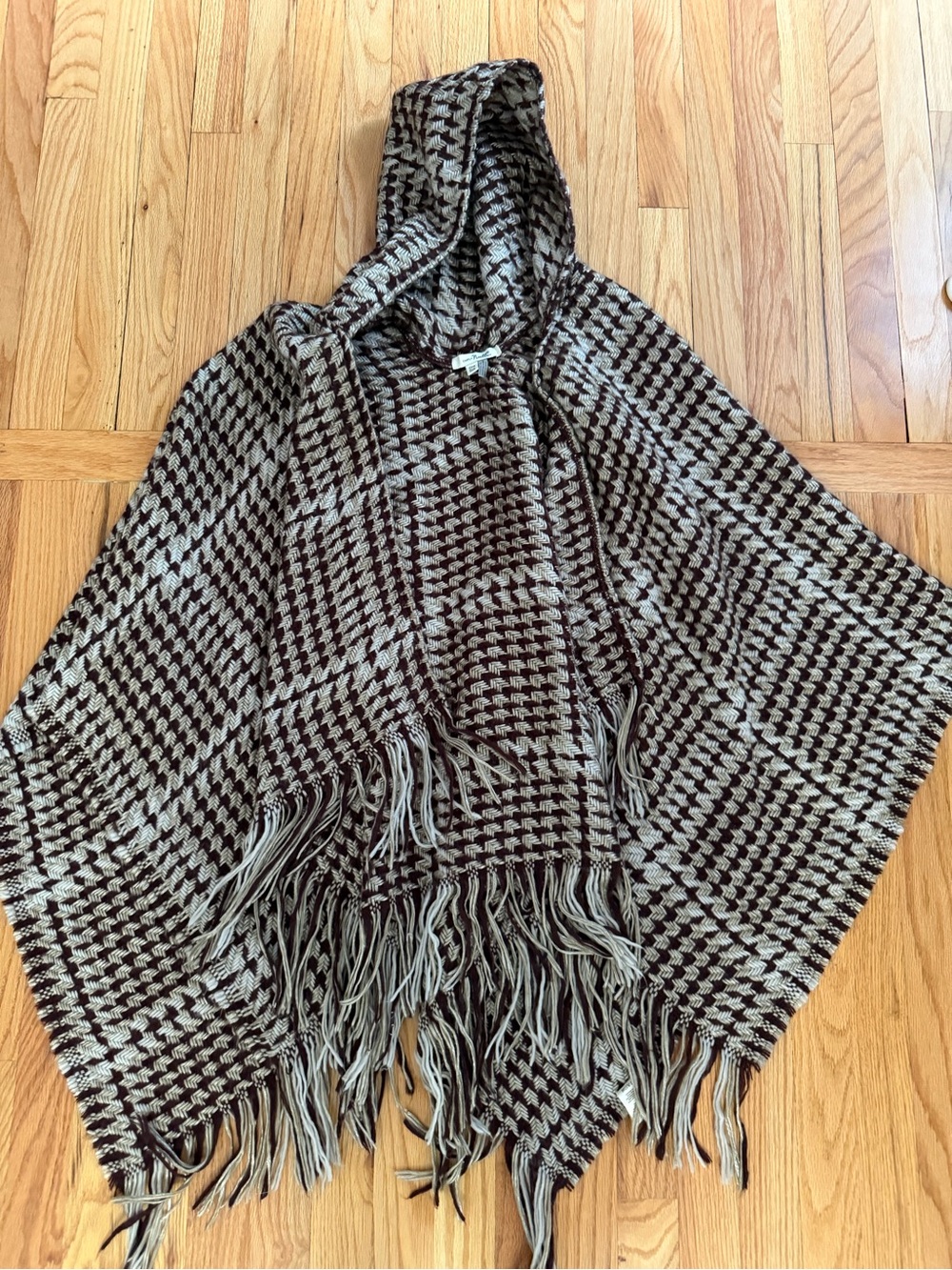 Simply Noelle hooded poncho